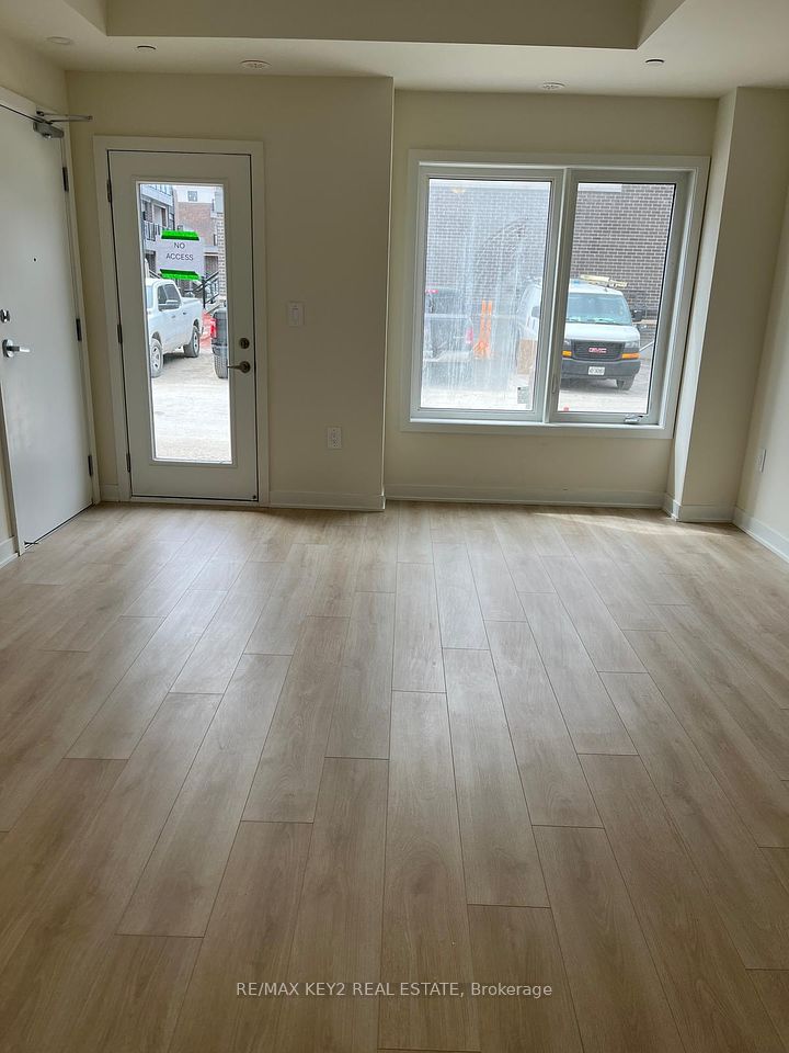 https://trreb-image.ampre.ca/Dt8zJ_2NQCI28AJcvj09j8y9P_Z0dcnw_vhPiWcKcD0/rs:fit:960:960/wm:.5:so:0:50:.4/wmsh:10/wmt:PHNwYW4gZm9yZWdyb3VuZD0nd2hpdGUnIGZvbnQ9JzY4Jz5SRS9NQVggS0VZMiBSRUFMIEVTVEFURSwgQnJva2VyYWdlPC9zcGFuPg/L3RycmViL2xpc3RpbmdzLzQxLzAxLzcwLzYwL3AvOTZiNGY3MTMtYjlmYy00N2IxLTg1ZjktMDkxMjA1MzY0YmU4LmpwZWc.jpg