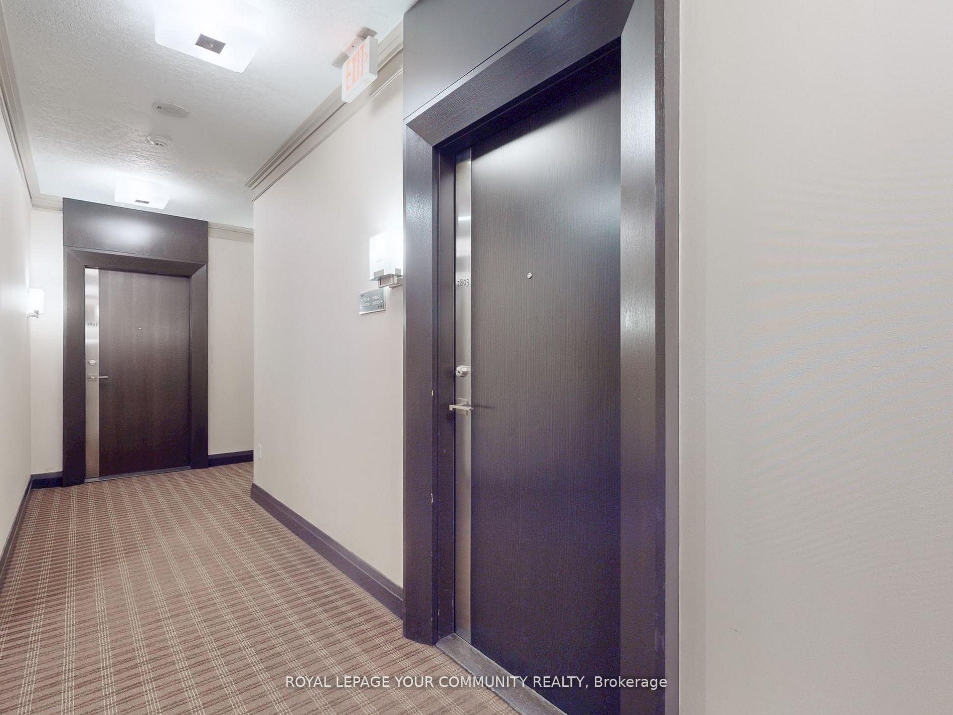 2 Bedrooms Condo at 15 Viking, Toronto For sale