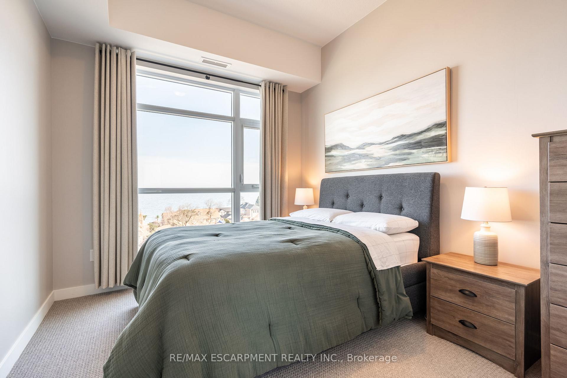1 Bedroom Condo at 600 North Service, Hamilton For sale