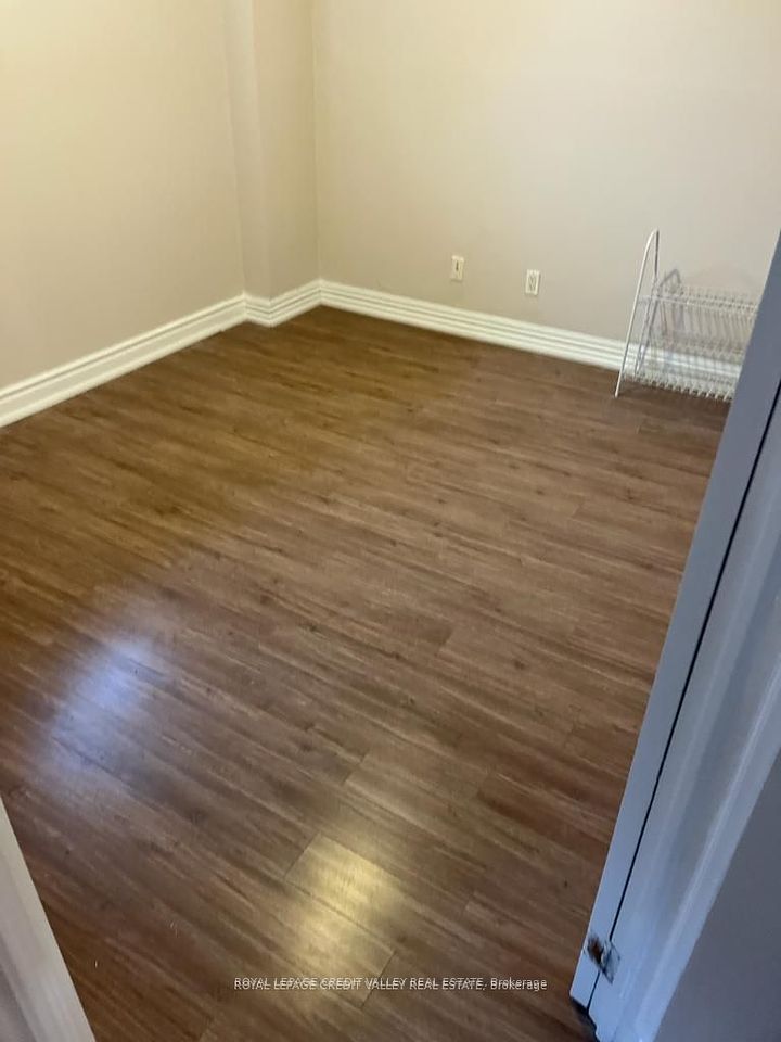 72 Starhill Crescent, Brampton, ON L6R 2W1