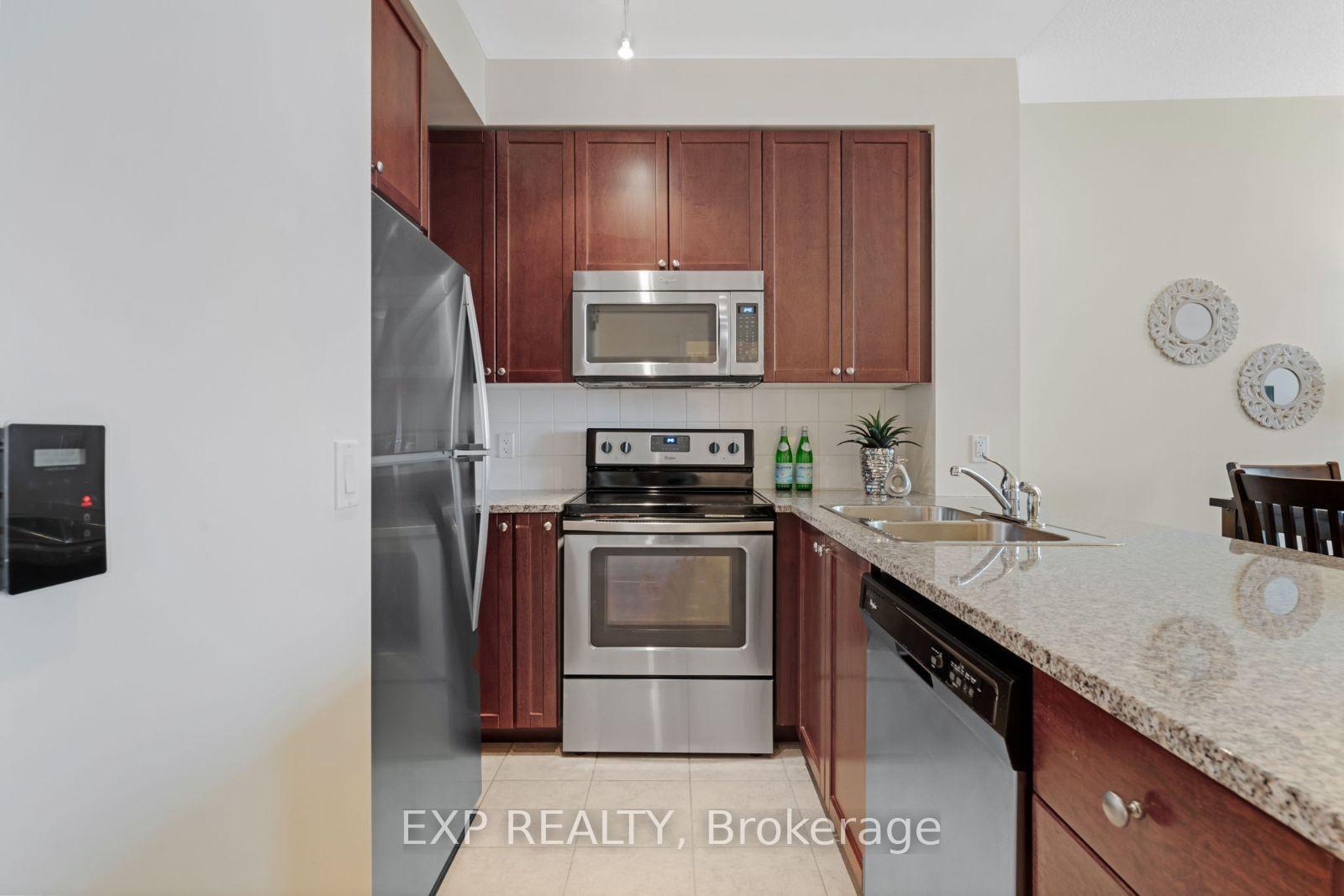 2 Bedrooms Condo at 339 Rathburn, Mississauga For sale