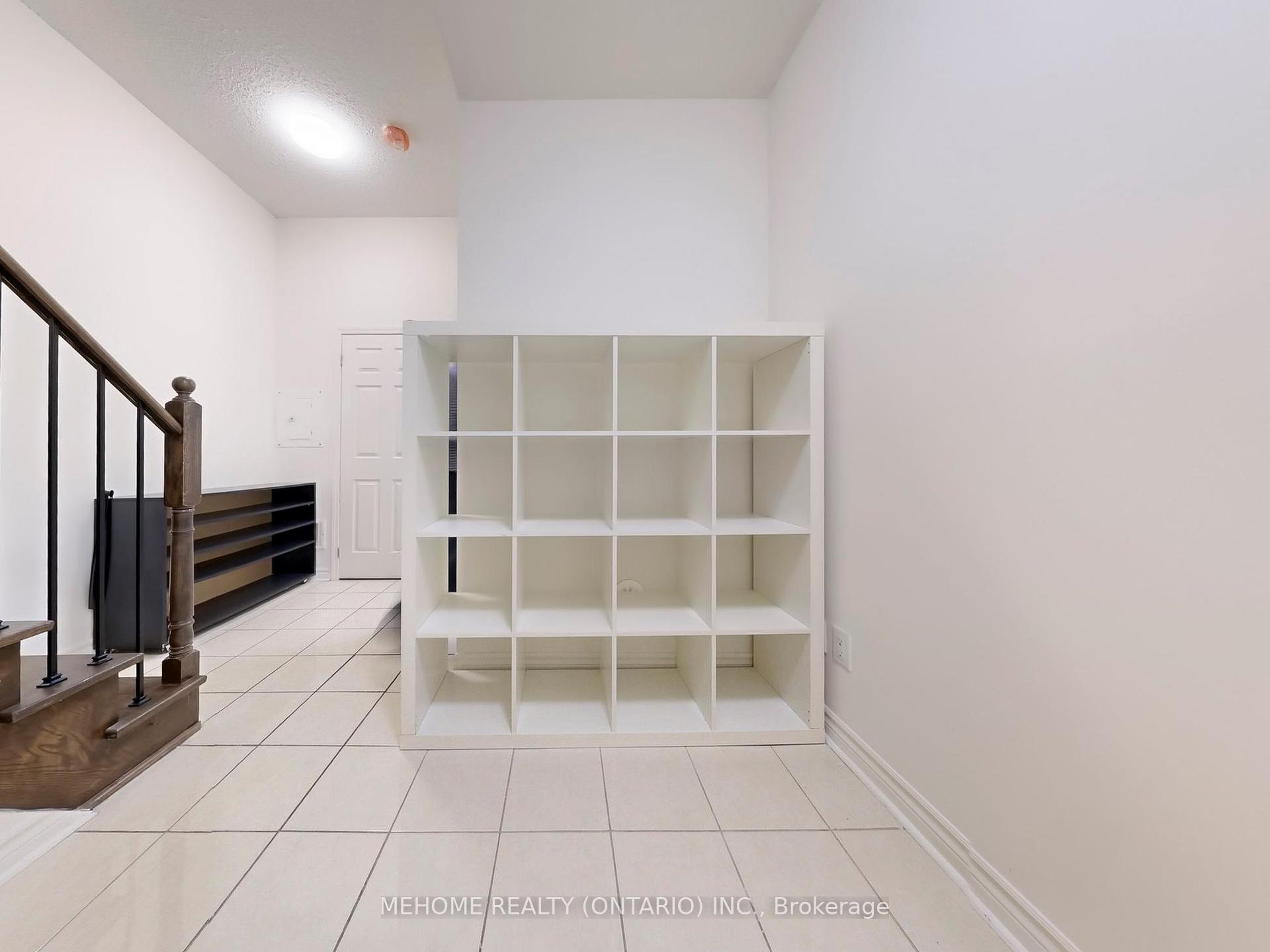 3 Bedrooms Condo at 7 Brighton, Vaughan For sale