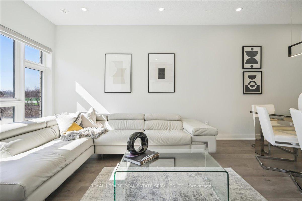 4 Bedrooms Condo at 1121 Cooke, Burlington For sale
