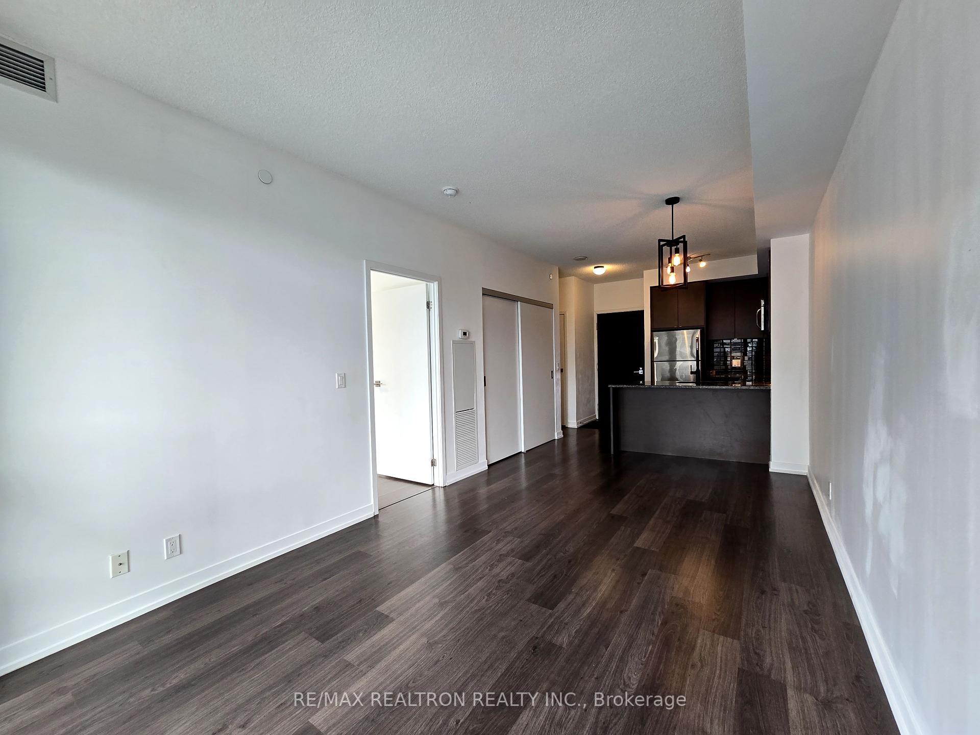 2 Bedrooms Condo at 89 Dunfield,  Toronto For sale