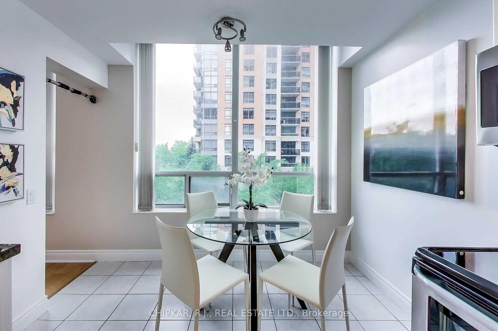 3 Bedrooms Condo at 15 Northtown,  Toronto For sale