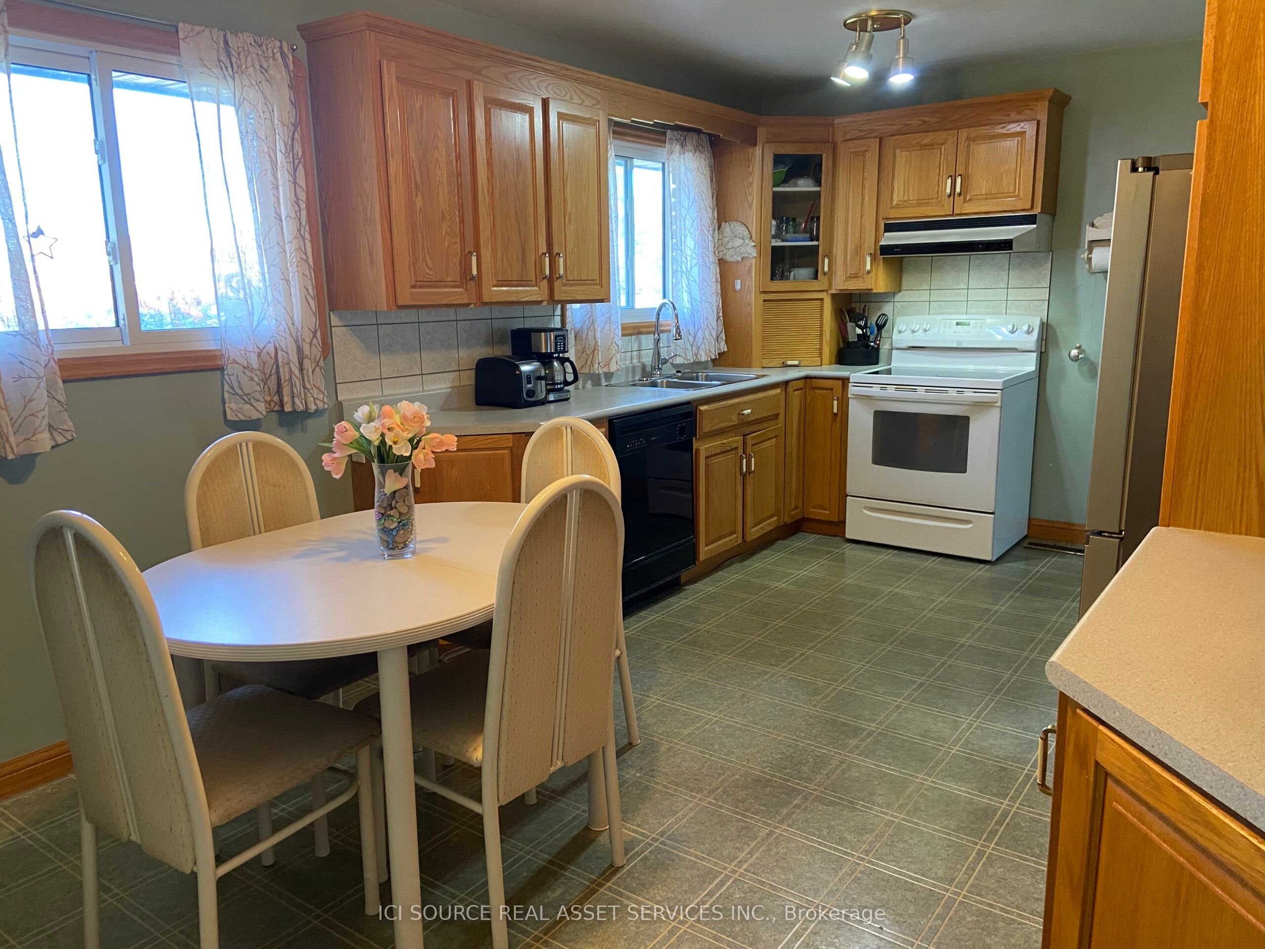 410 Churchill Drive, Thunder Bay, ON P7C 1V7
