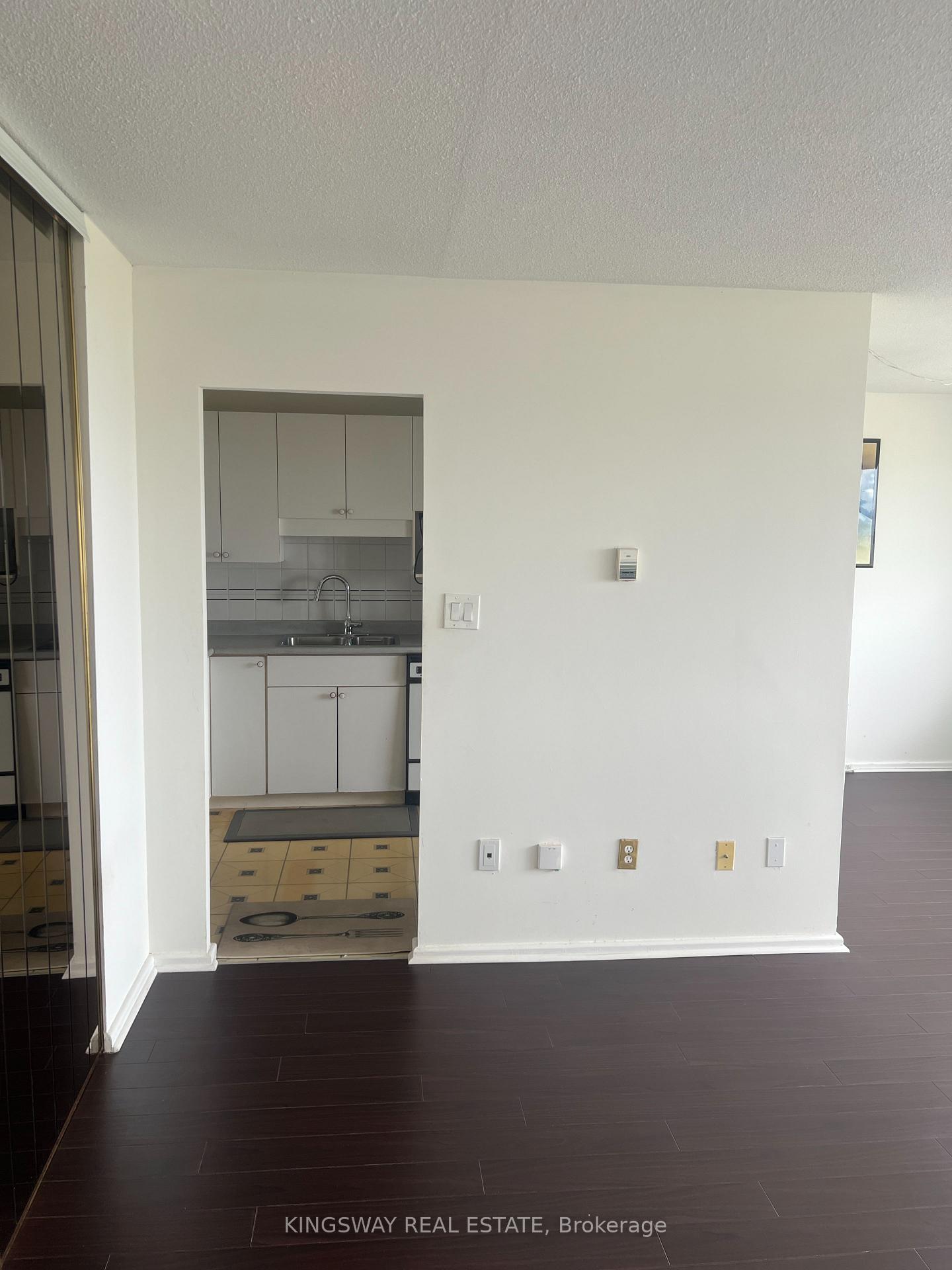 2 Bedrooms Condo at 715 Don Mills, Toronto For sale