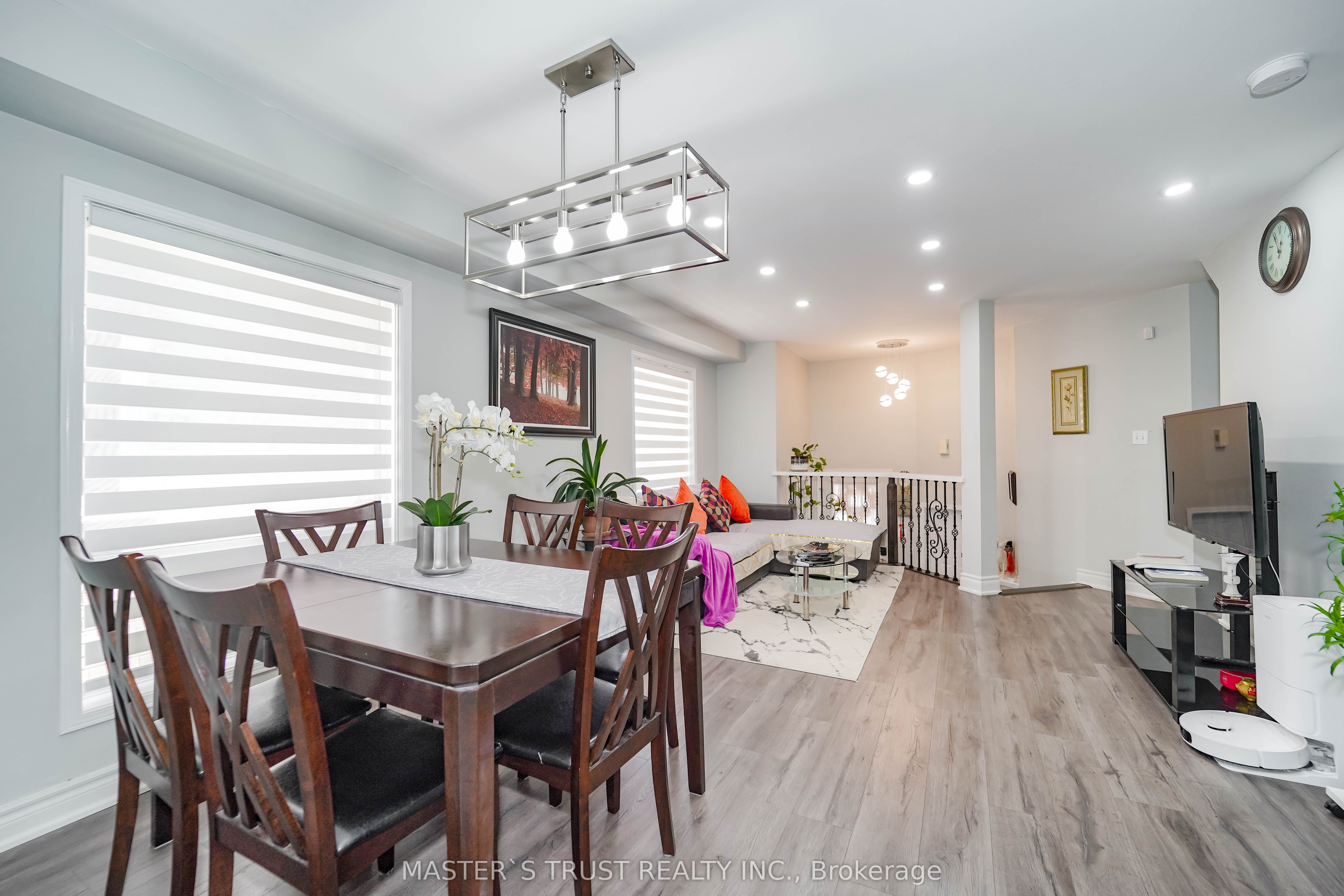 40 Rochefort Drive, Toronto, ON M3C 3Z3