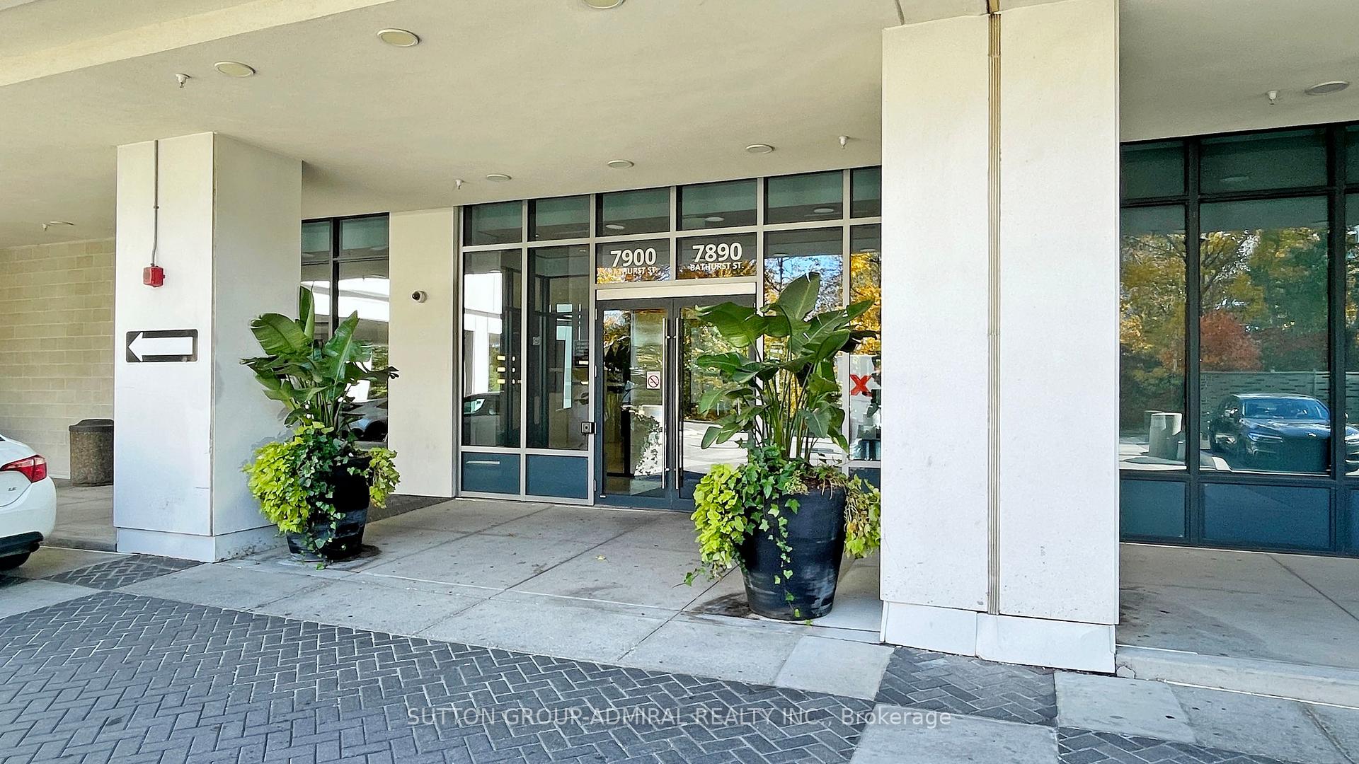 1 Bedroom Condo at 7890 Bathurst, Vaughan For sale