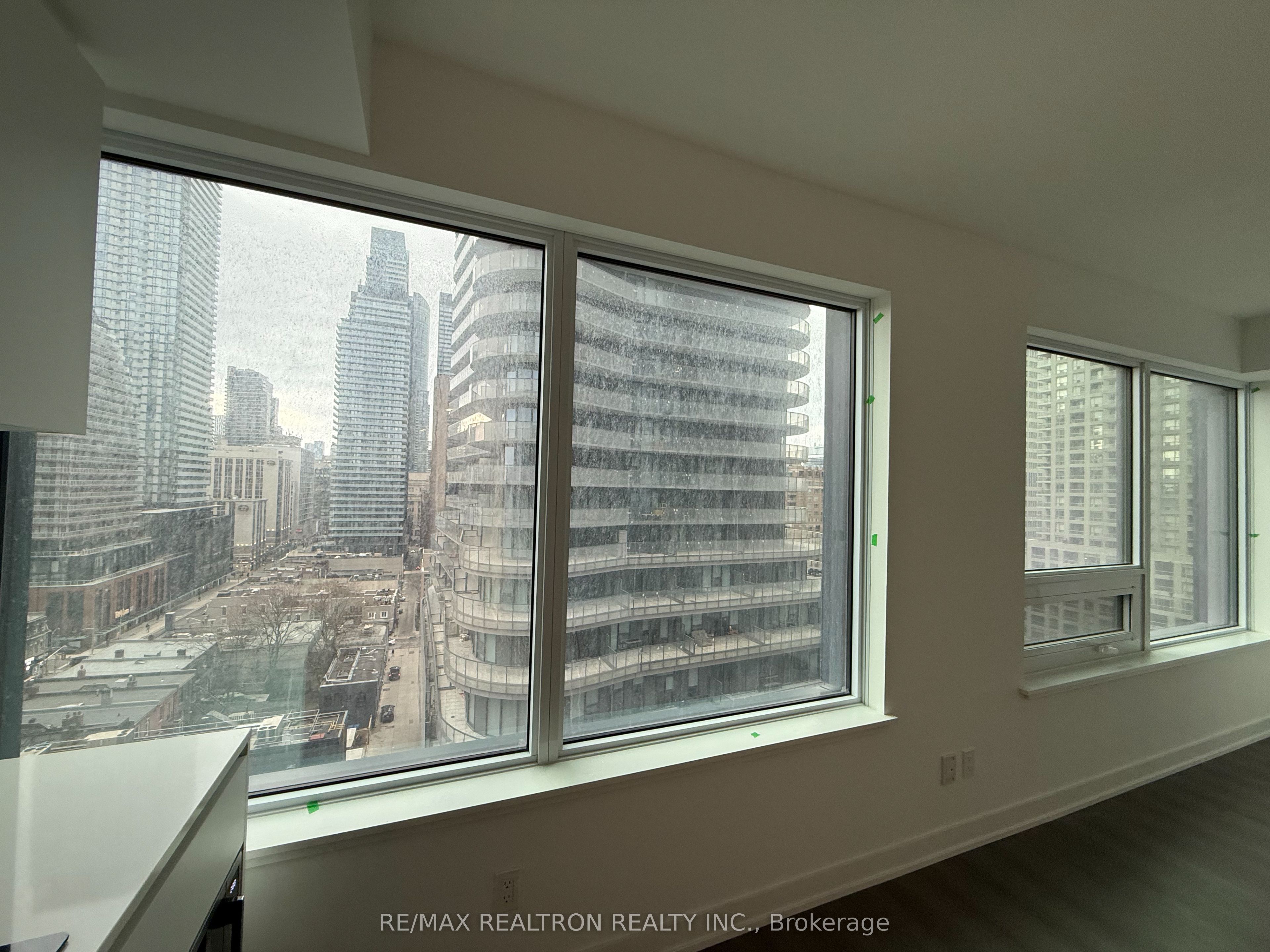 8 Wellesley Street W, #1215