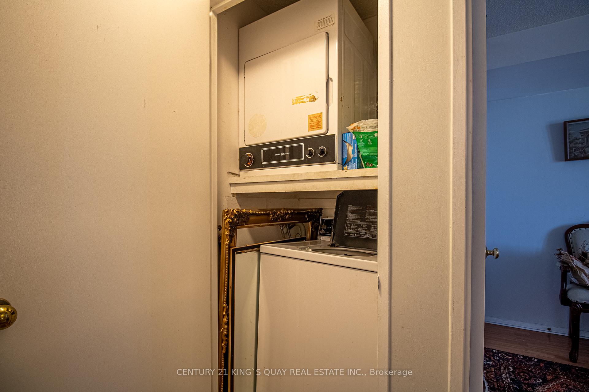 2 Bedrooms Condo at 4185 Shipp, Mississauga For sale