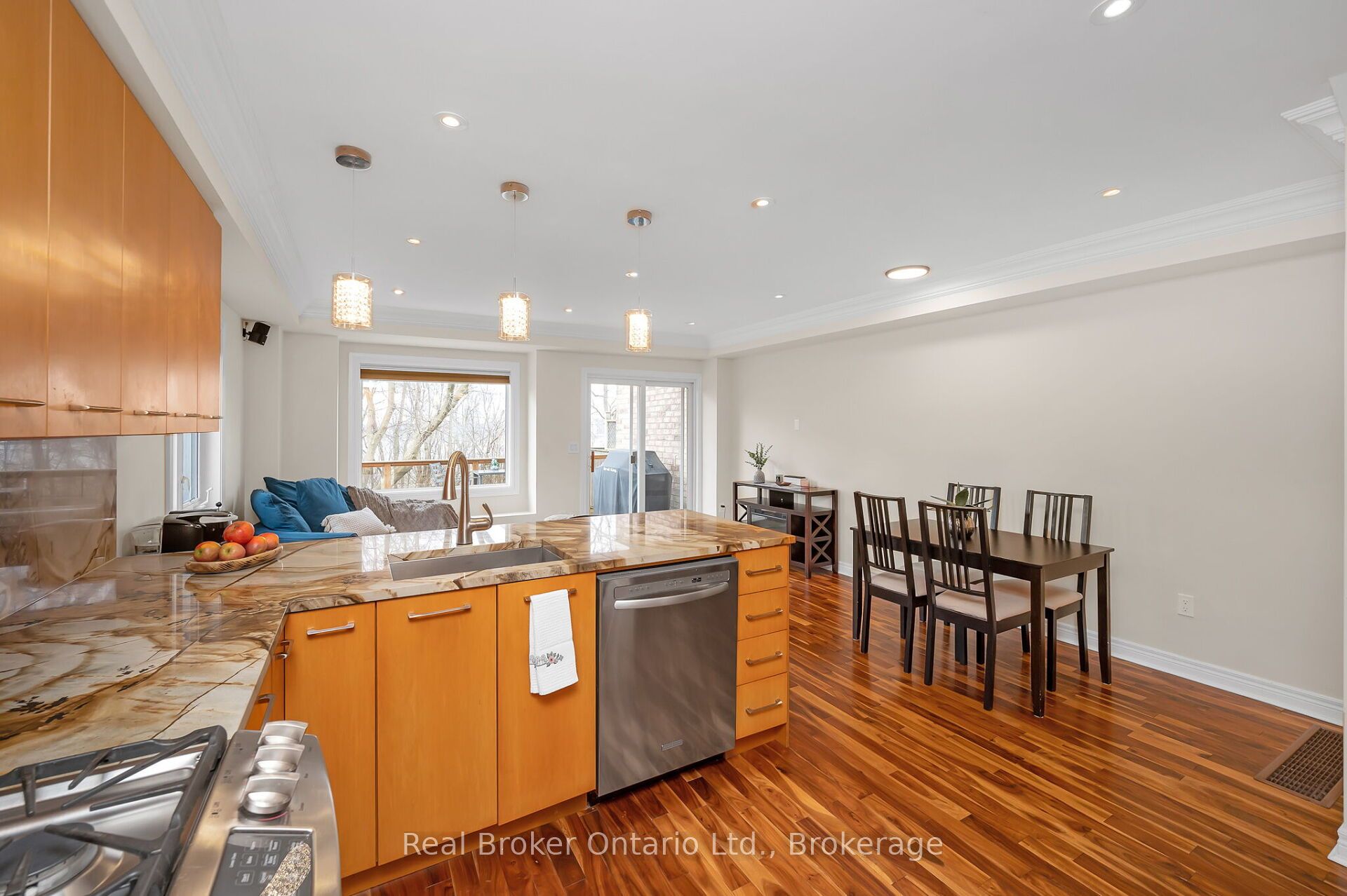 710 Spring Gardens Road, #98