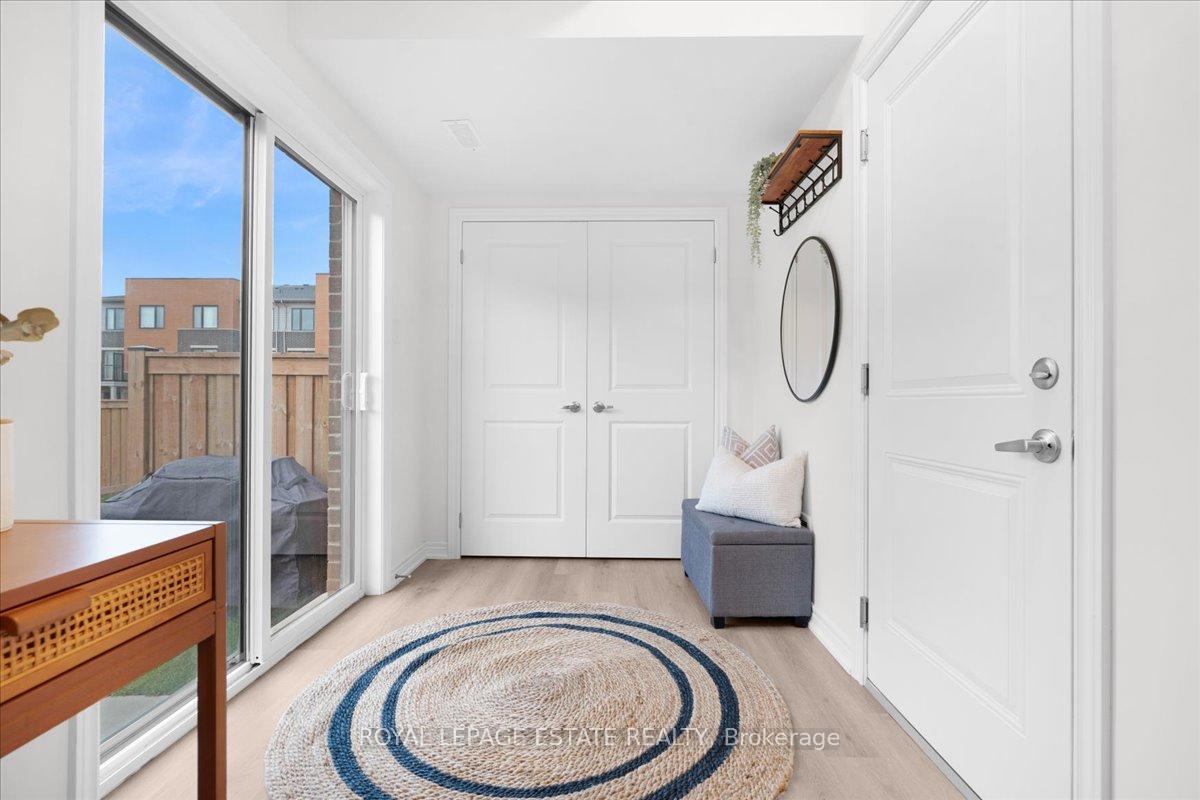 3 Bedrooms Condo at 39 Radison, Hamilton For sale