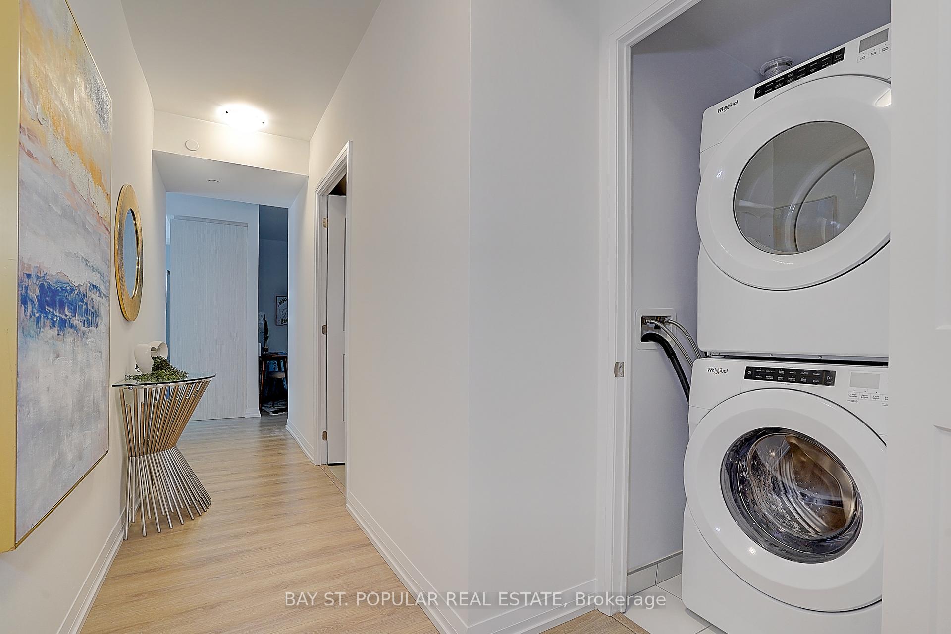 2 Bedrooms Condo at 50 Dunfield, Toronto For sale