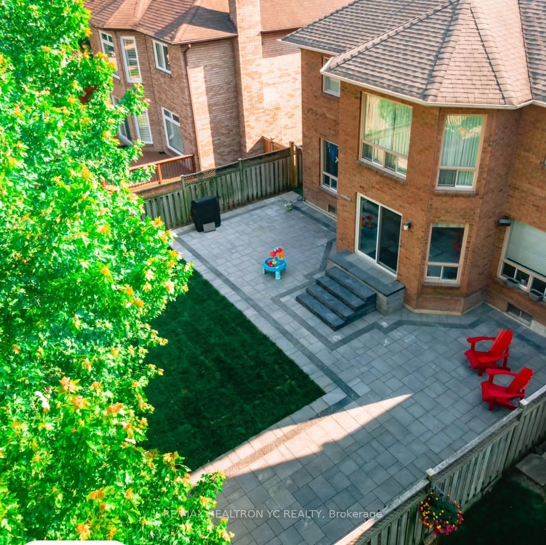 896 Darwin Drive, Pickering Dunbarton