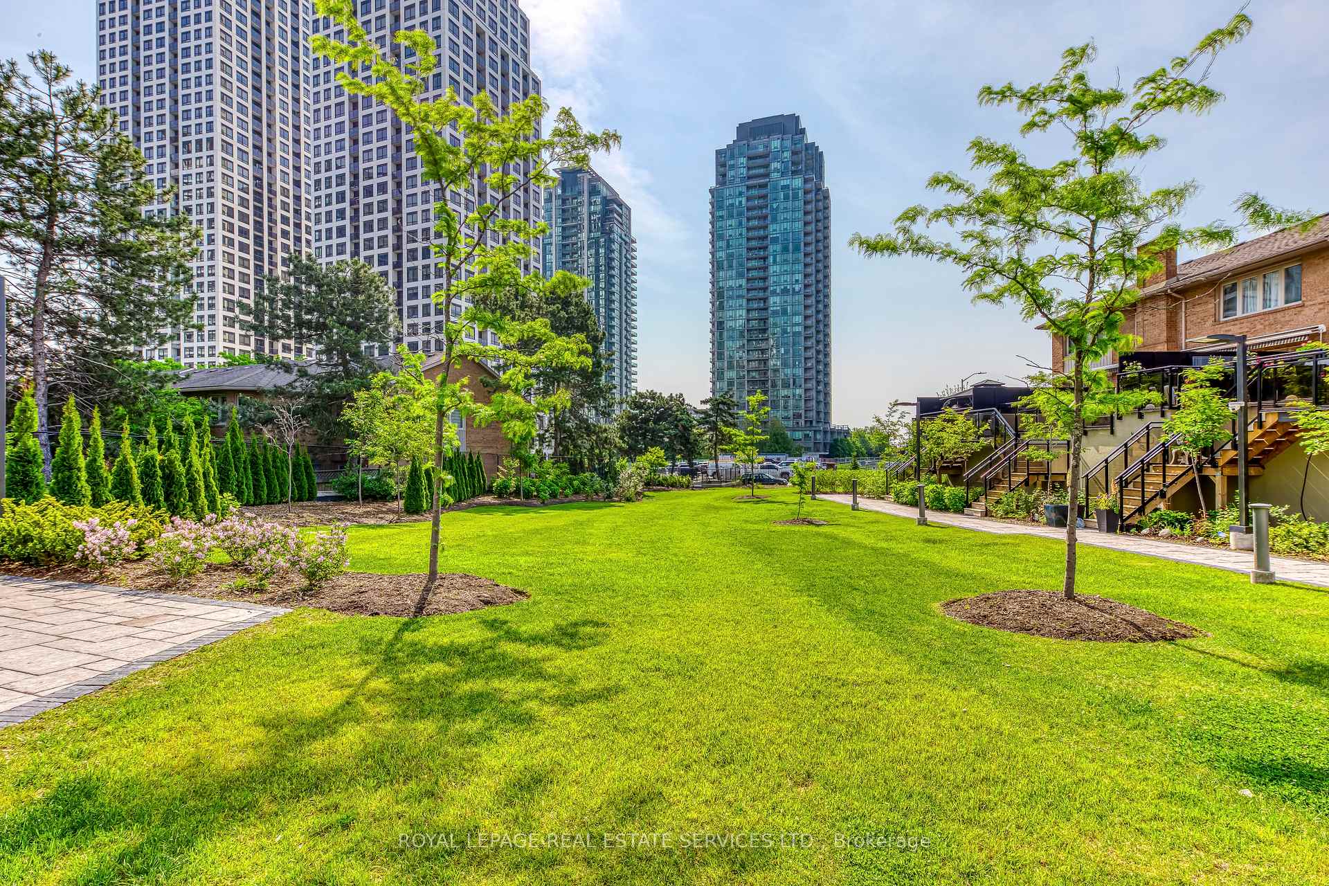 2 Bedrooms Condo at 3605 Kariya, Mississauga For sale
