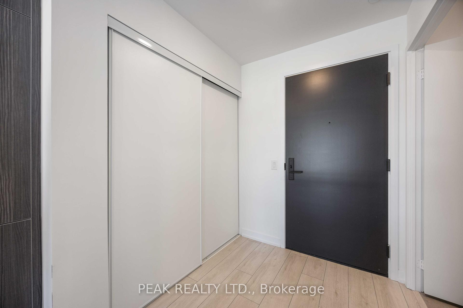 1 Bedroom Condo at 500 Dupont,  Toronto For sale