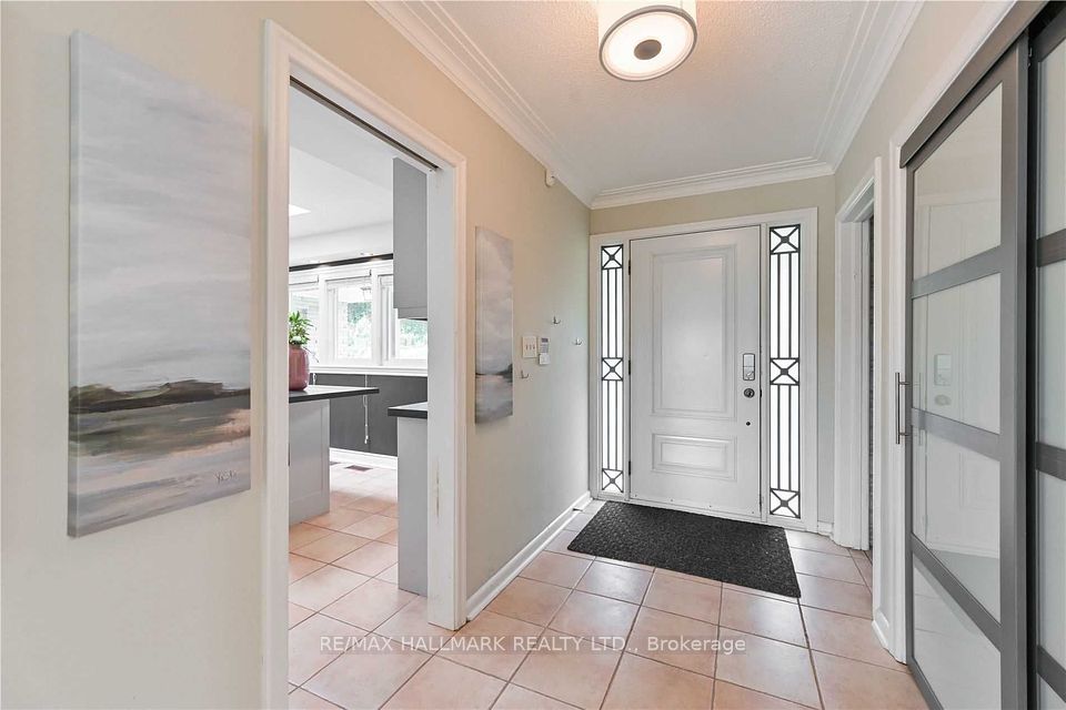 16 Cavalier Crescent, Vaughan, ON L4J 1K5
