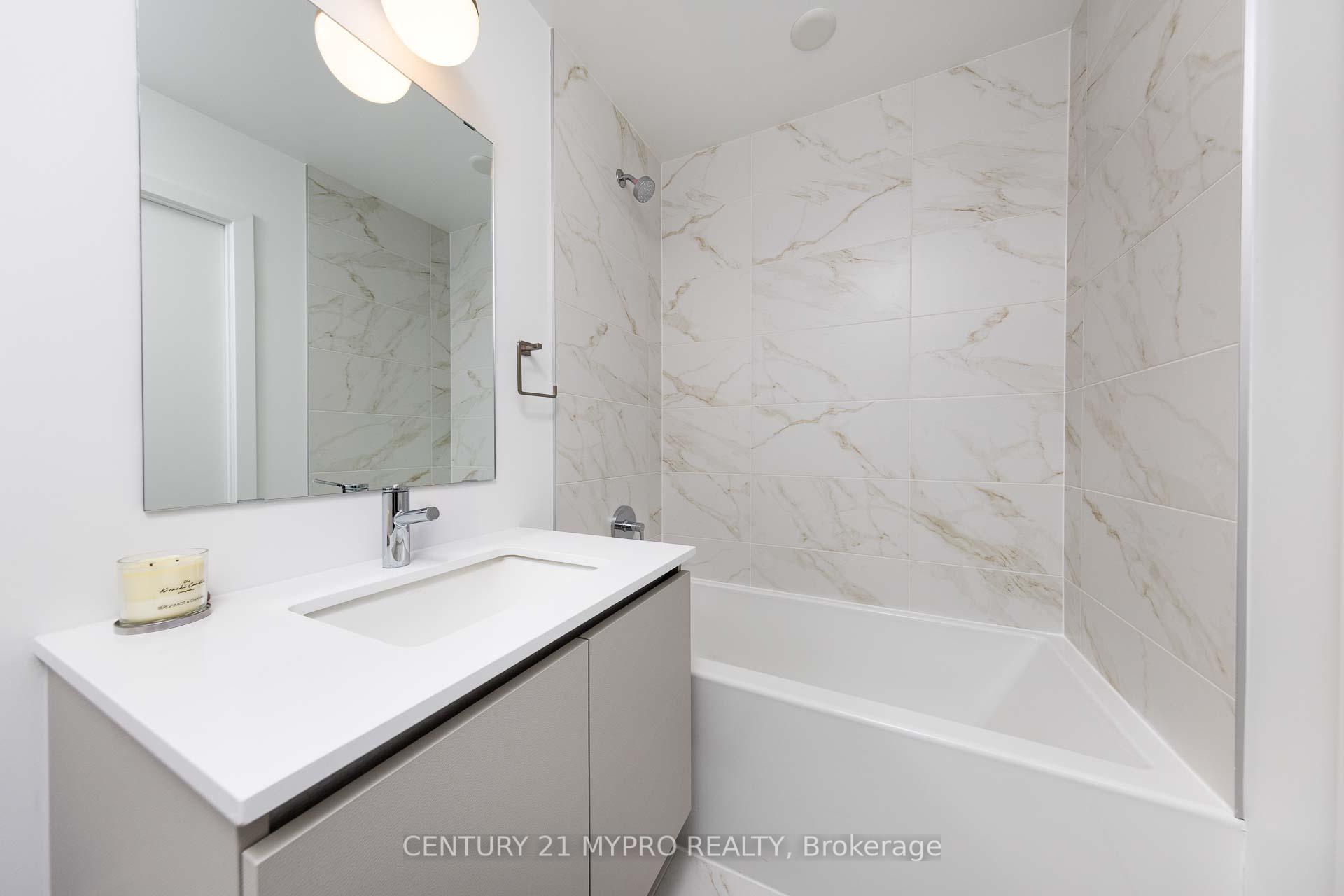 1 Bedroom Condo at 395 Dundas,  Oakville For sale