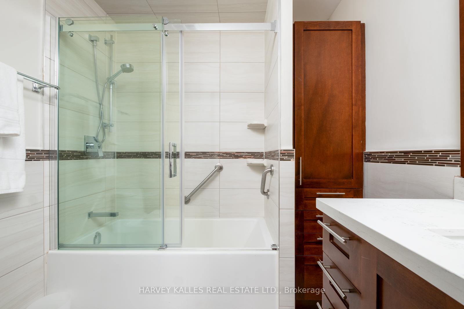 2 Bedrooms Condo at 135 George, Toronto For sale