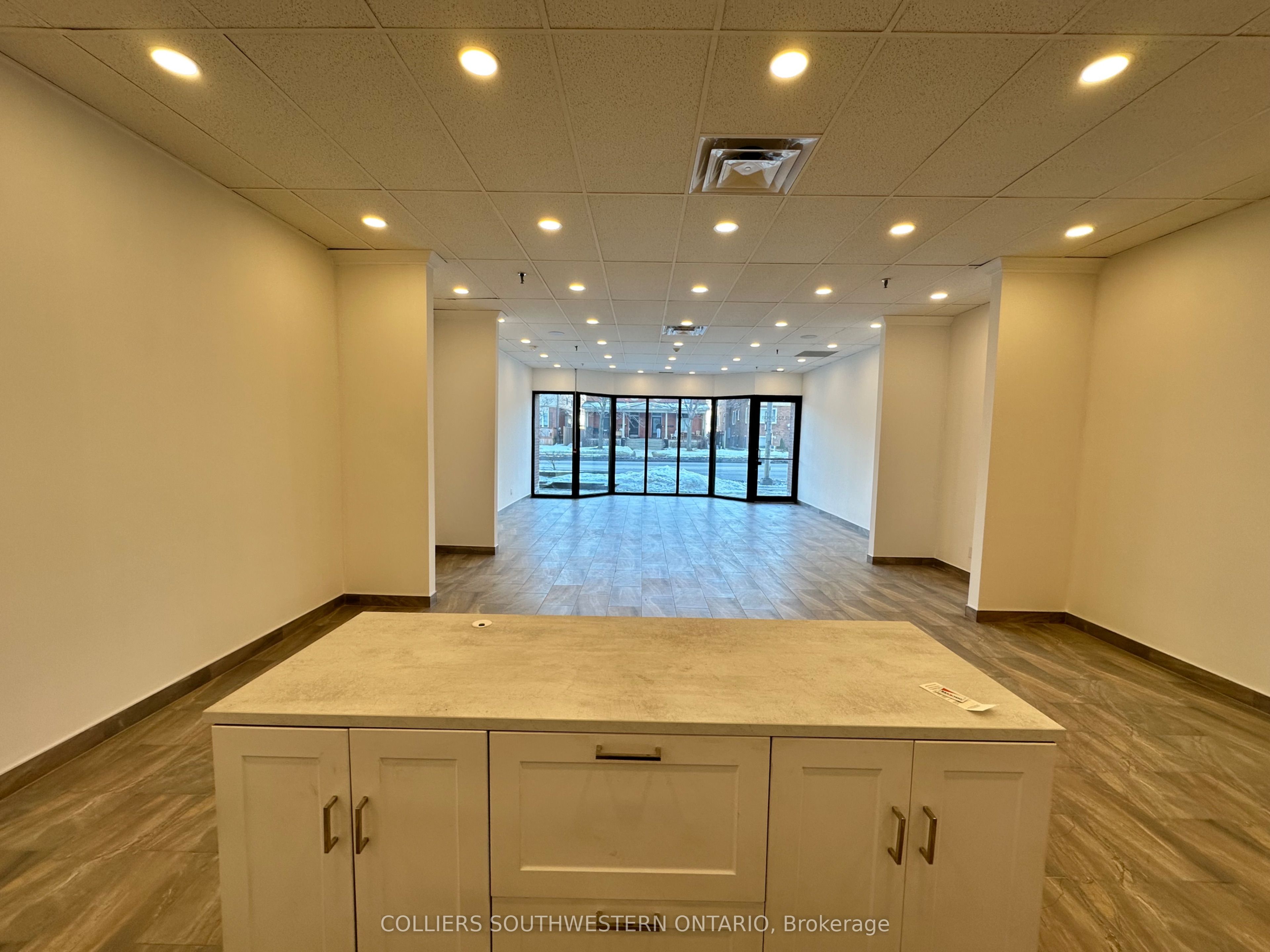 205 Oxford Street E, #C108