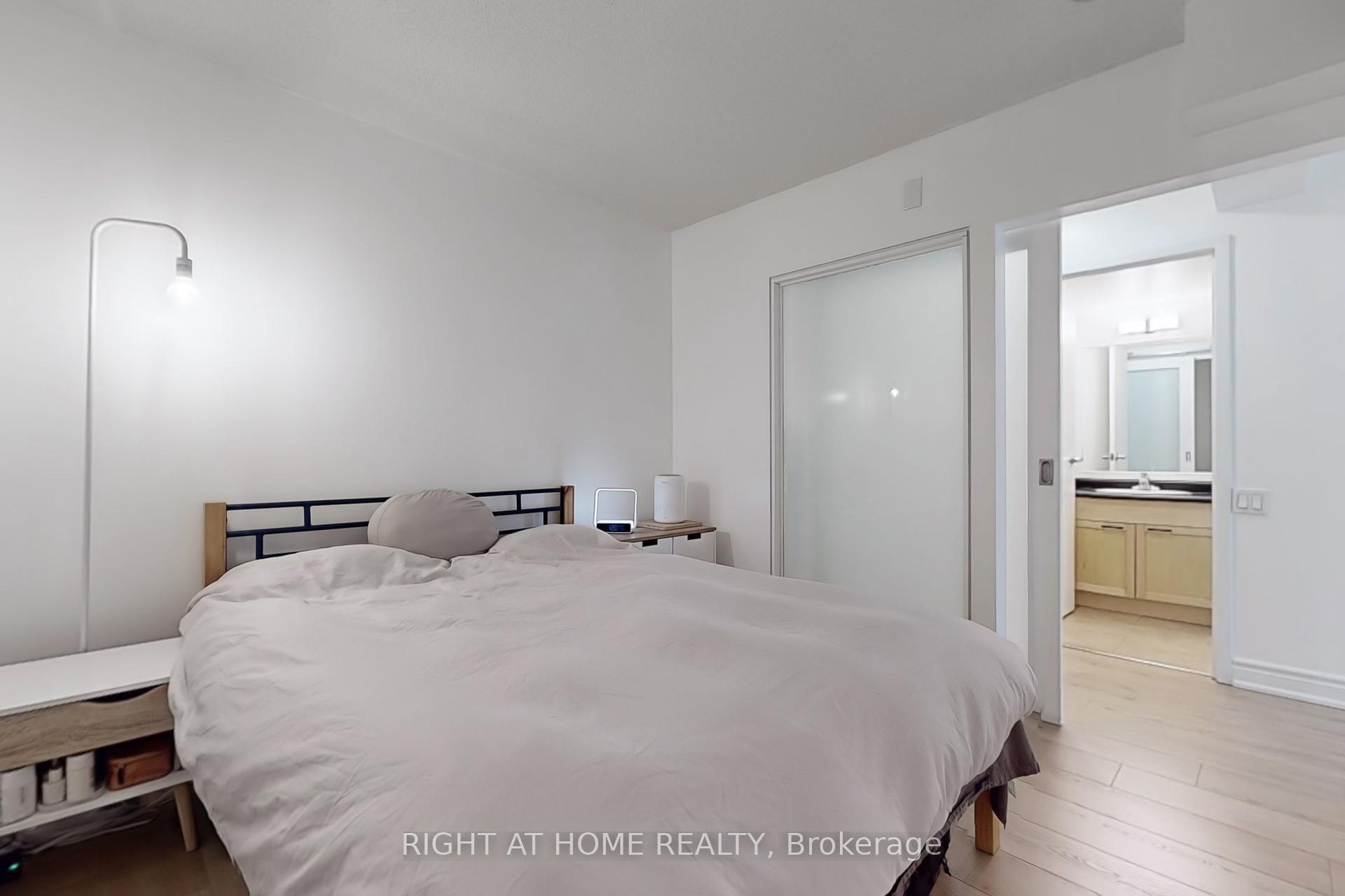 1 Bedroom Condo at 75 Dalhousie, Toronto For sale