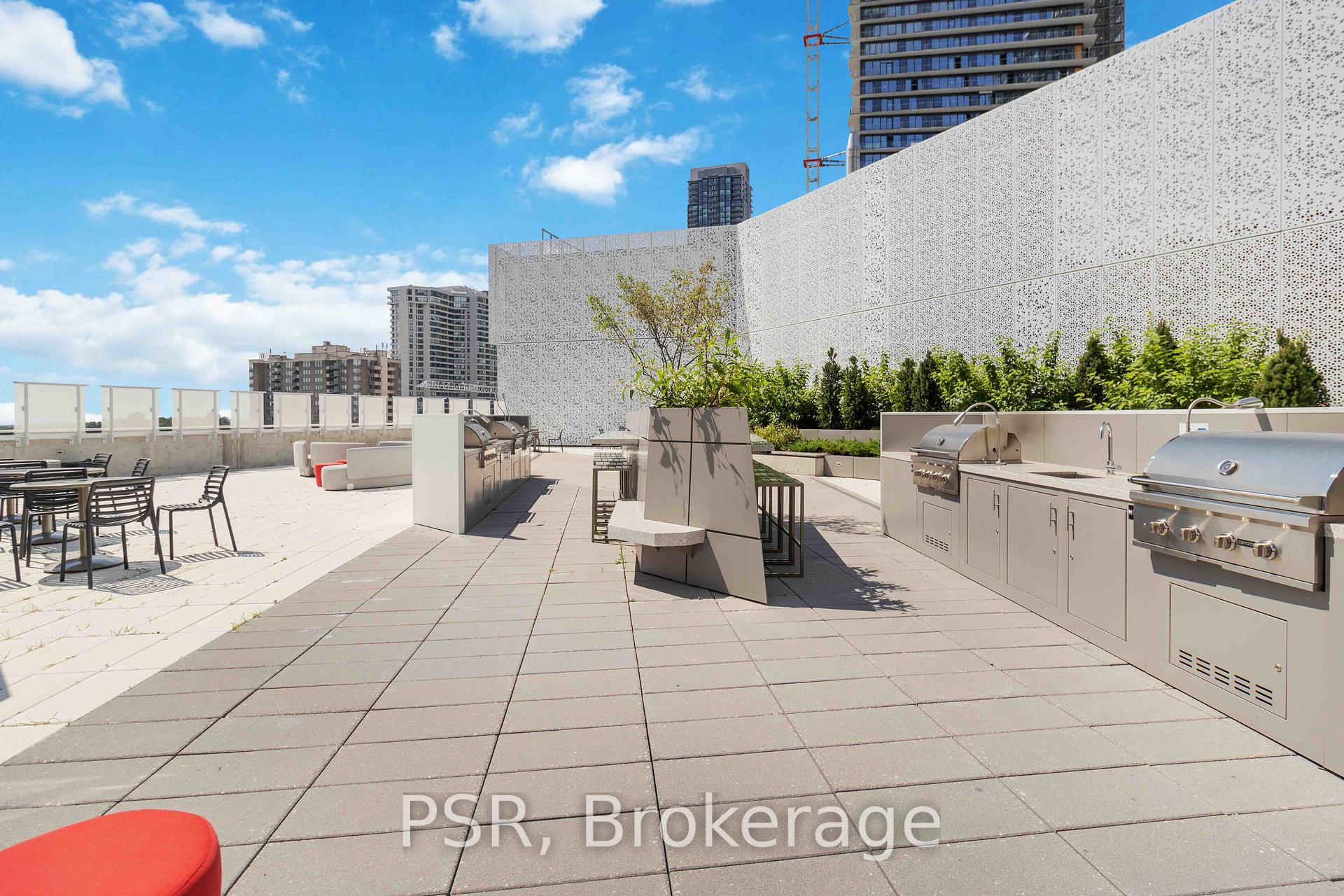 3 Bedrooms Condo at 3900 Confederation, Mississauga For sale