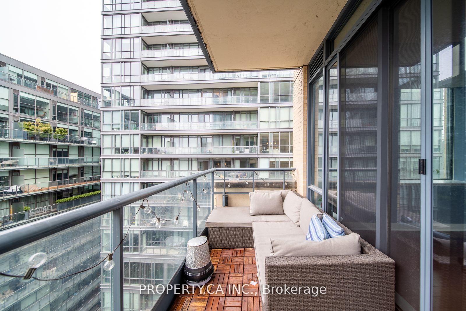 2 Bedrooms Condo at 438 King, Toronto For sale