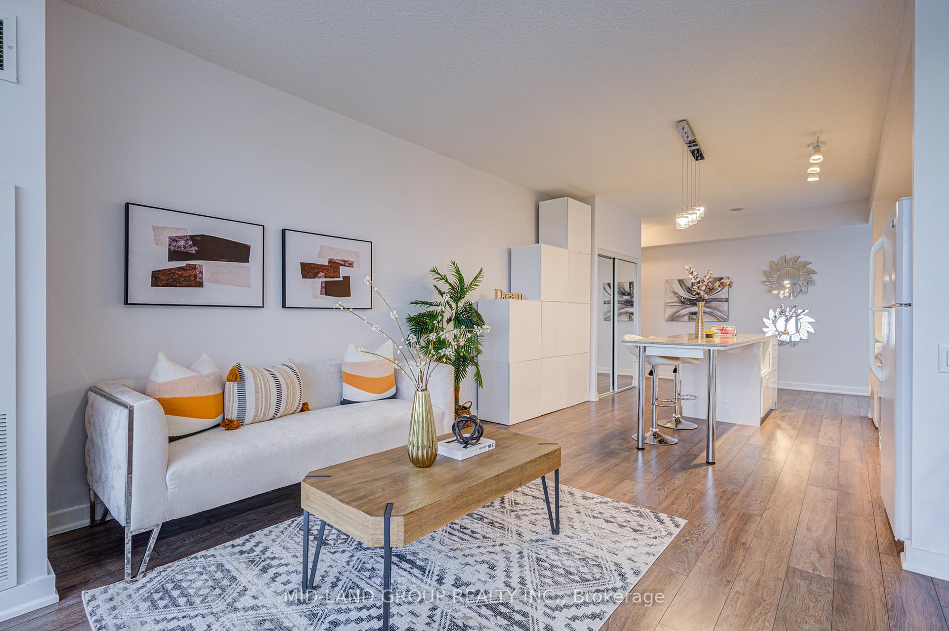 3 Bedrooms Condo at 29 Singer,  Toronto For sale