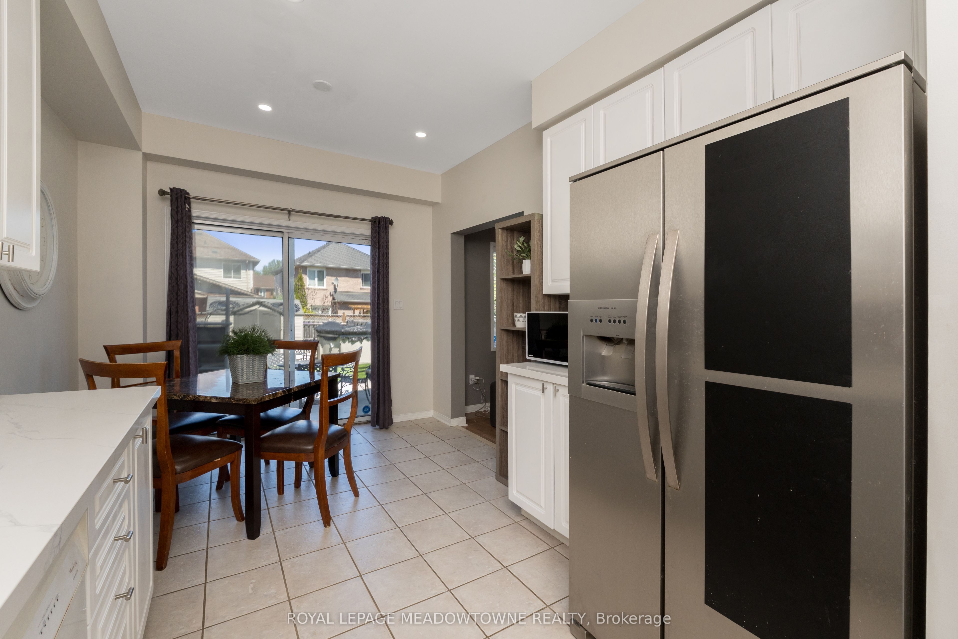 1876 Stevington Crescent