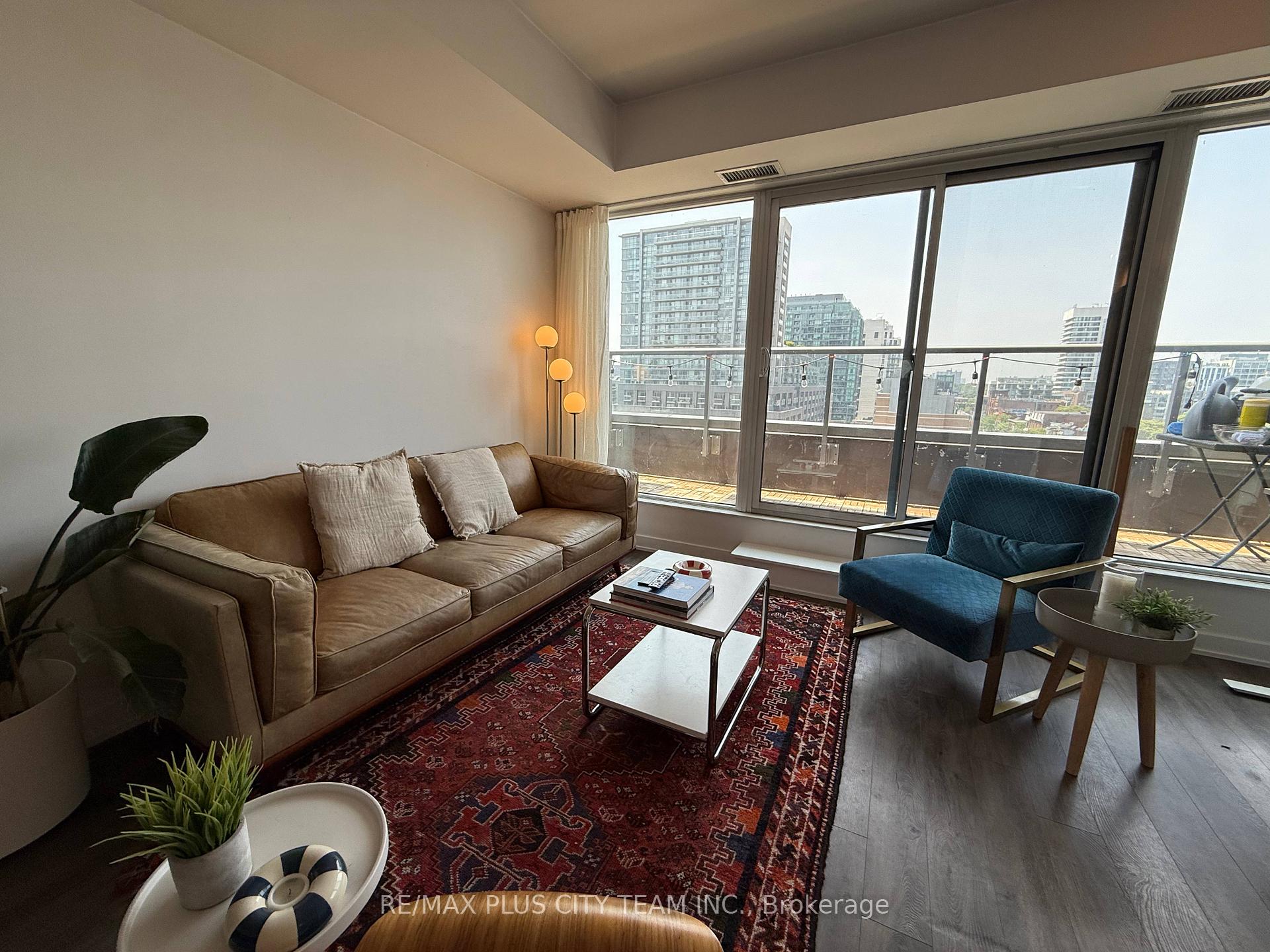 2 Bedrooms Condo at 106 Dovercourt, Toronto For sale