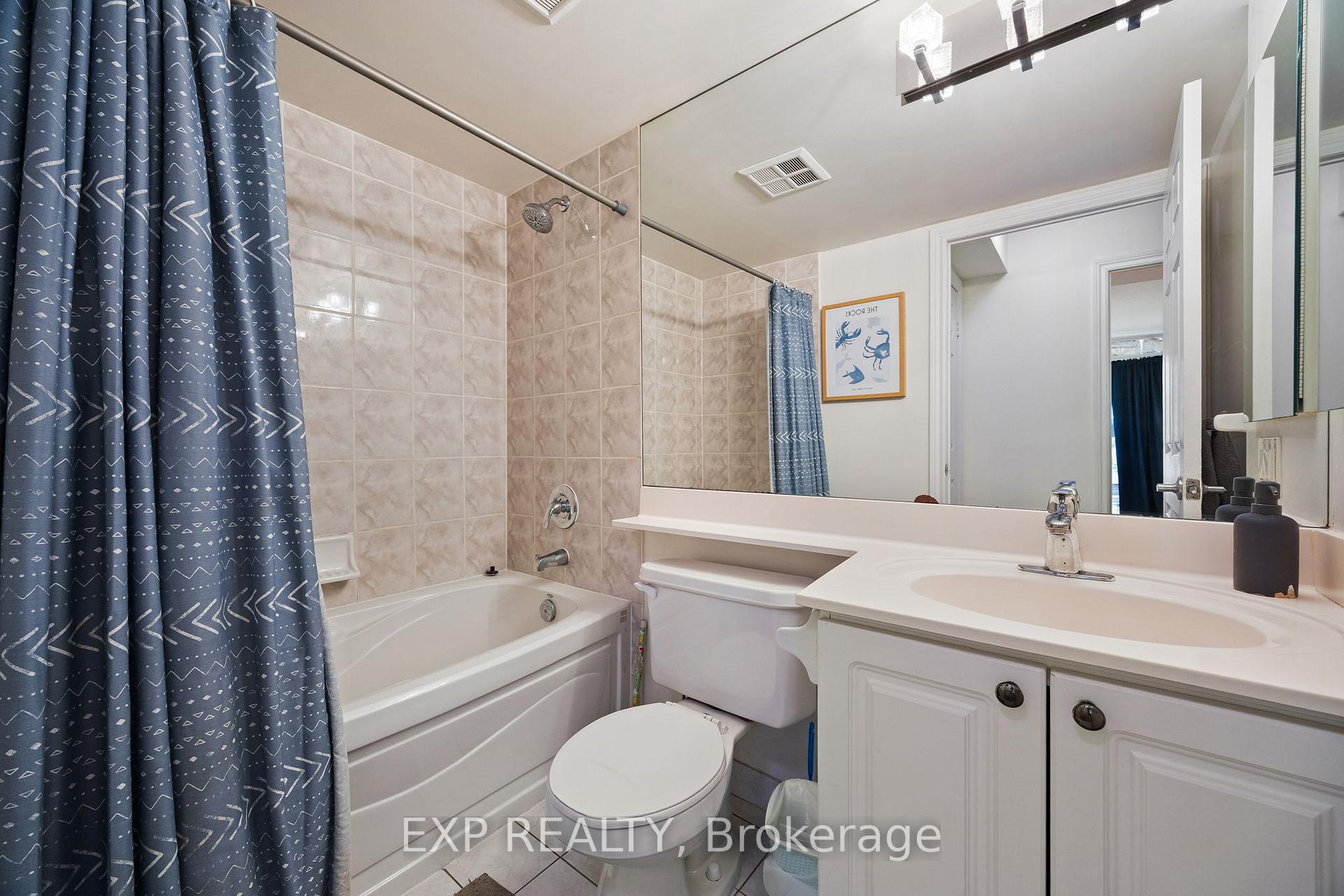 2 Bedrooms Condo at 3880 Duke Of York, Mississauga For sale