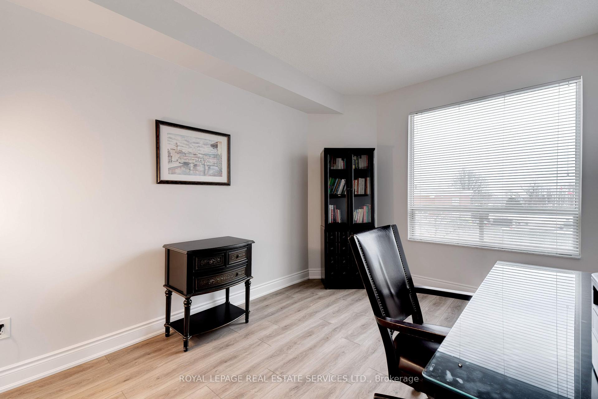 2 Bedrooms Condo at 2511 Lakeshore,  Oakville For sale