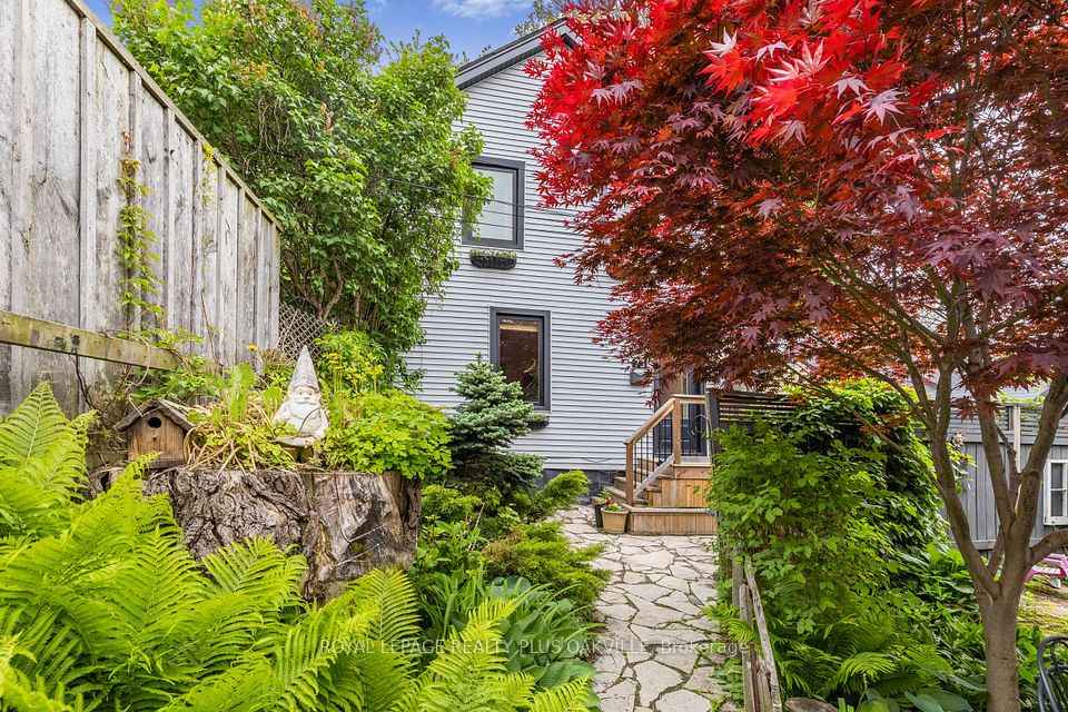 73 Pearl Street, Hamilton, ON L8R 2Z1