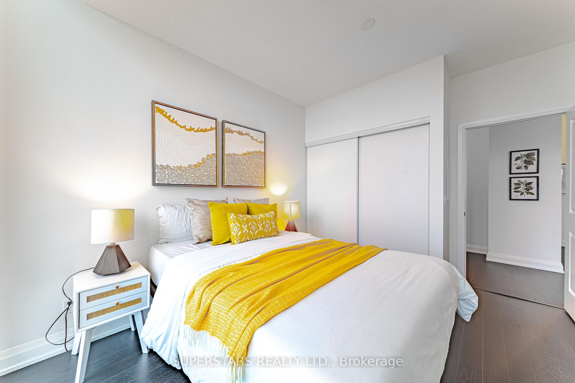 2 Bedrooms Condo at 65 Speers, Oakville For sale