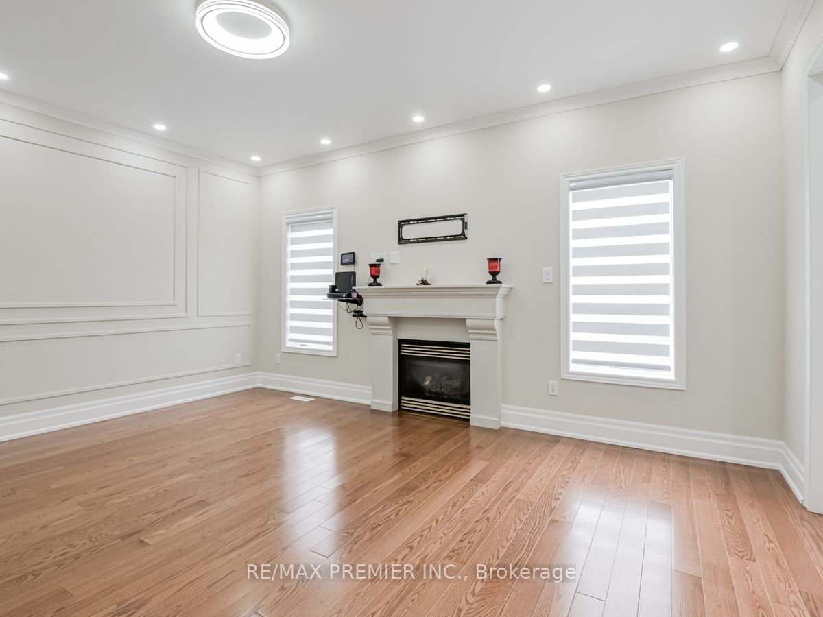 37 Colombo Crescent