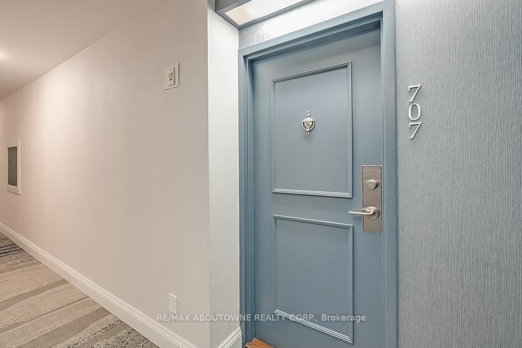2 Bedrooms Condo at 1230 Marlborough,  Oakville For sale
