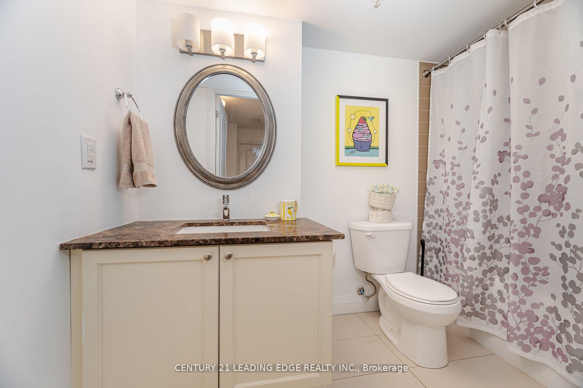 2 Bedrooms Condo at 24 Woodstream, Vaughan For sale
