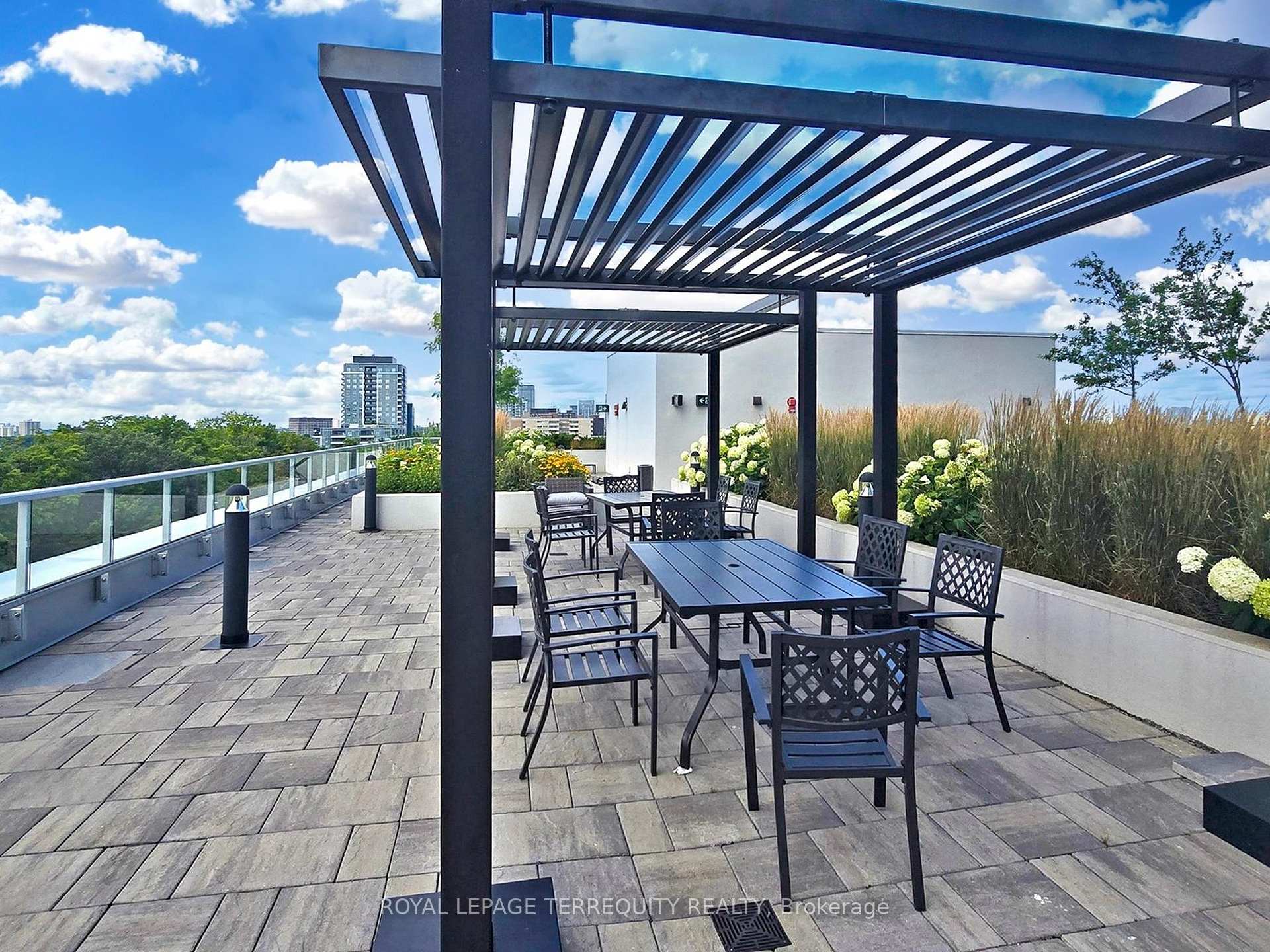 2 Bedrooms Condo at 3220 Sheppard, Toronto For sale