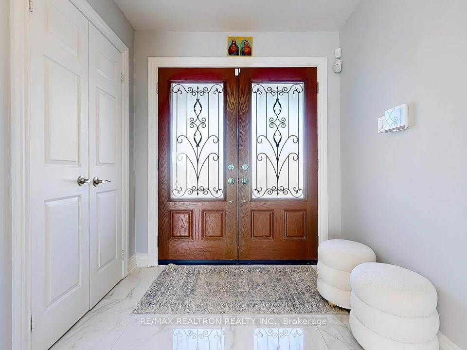 6 Craigleith Crescent, Richmond Hill, ON L4E 2S3