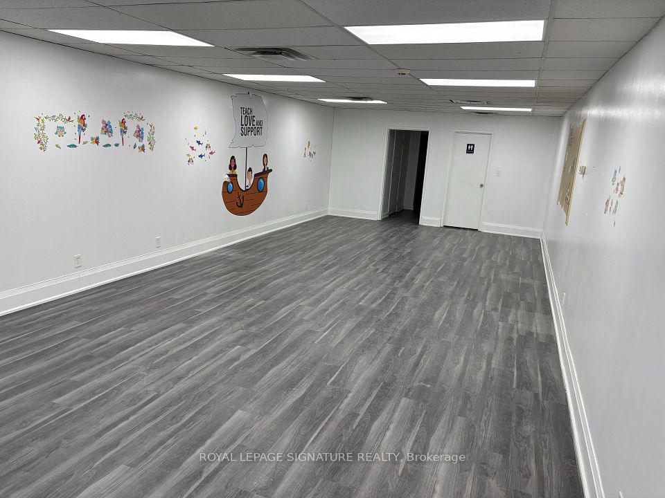 https://trreb-image.ampre.ca/DxPZFr8xSevaIOFl5x3dOStAV4U95HvgVY-9YaBvXg0/rs:fit:960:960/wm:.5:so:0:50:.4/wmsh:10/wmt:PHNwYW4gZm9yZWdyb3VuZD0nd2hpdGUnIGZvbnQ9JzY4Jz5ST1lBTCBMRVBBR0UgU0lHTkFUVVJFIFJFQUxUWSwgQnJva2VyYWdlPC9zcGFuPg/L3RycmViL2xpc3RpbmdzLzQwLzg3LzEzLzMyL3AvYmE3NWIzMjMtN2U5NS00OTE1LWFkNjktMzM1ZGQxNDA3ZGY0LmpwZw.jpg