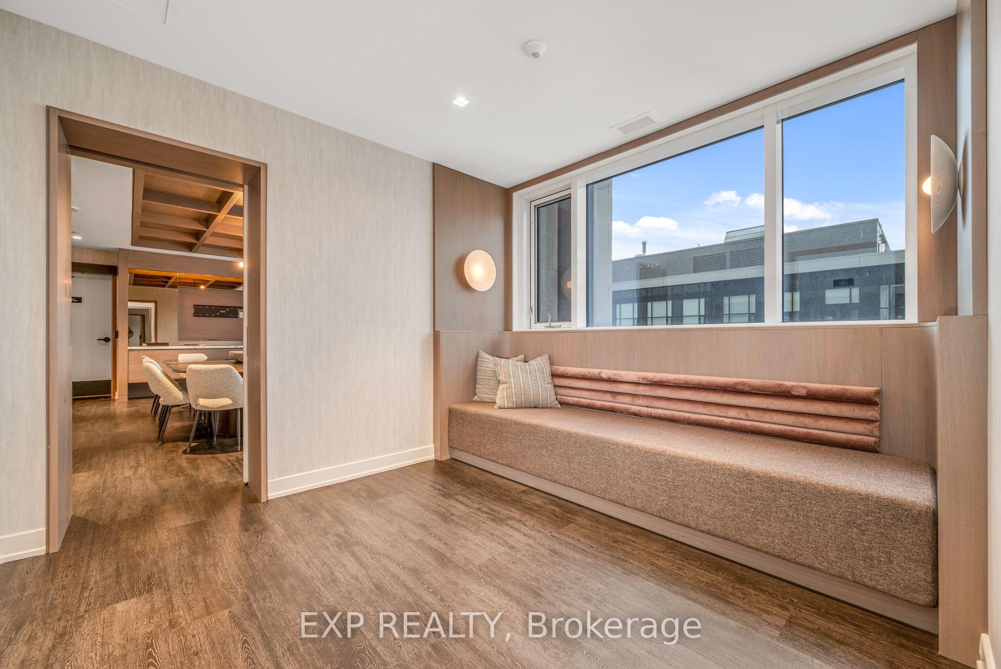 560 Rideau Street, #421
