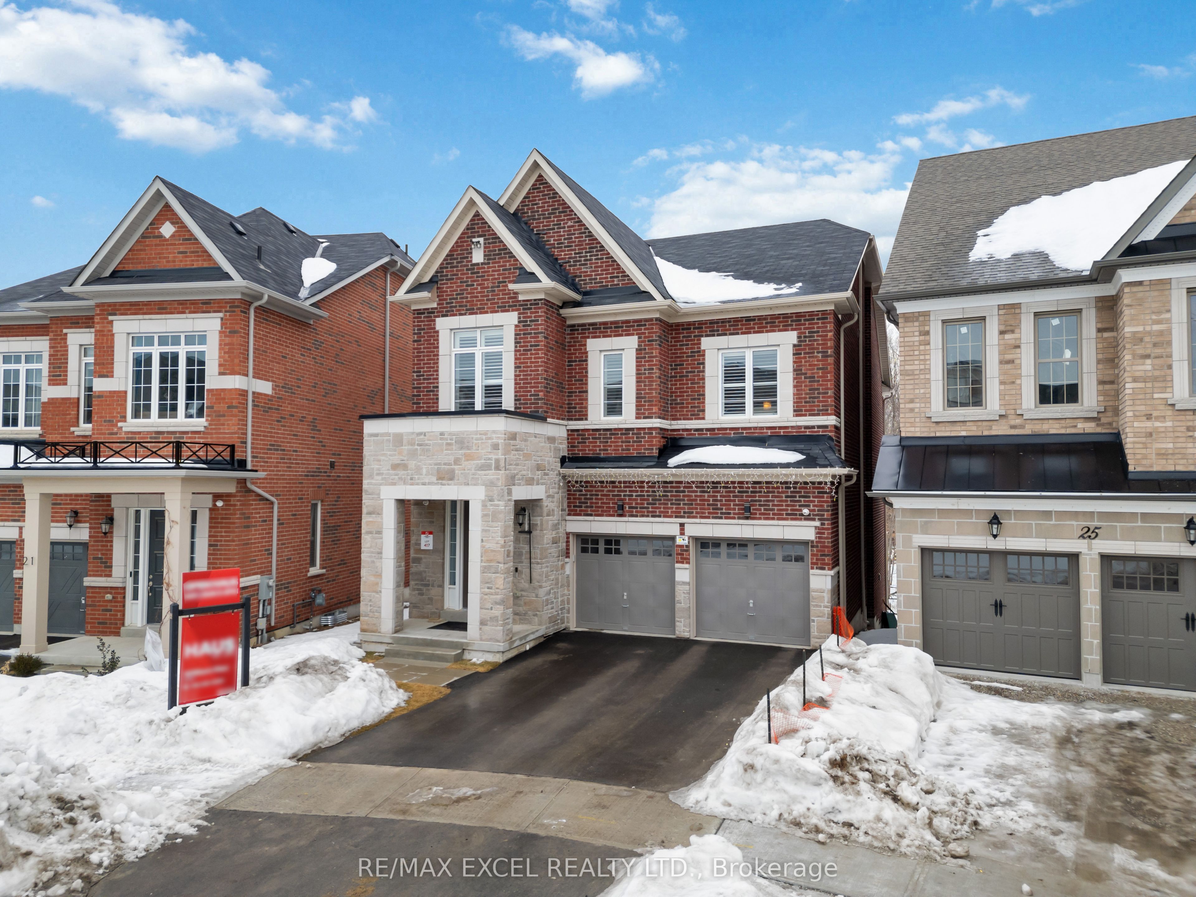 23 Milky Way Drive, Richmond Hill, ON L4C 4M9