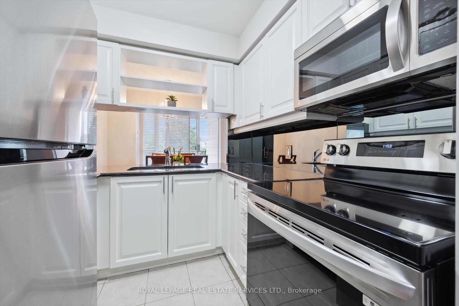 2 Bedrooms Condo at 2325 Central Park, Oakville For sale