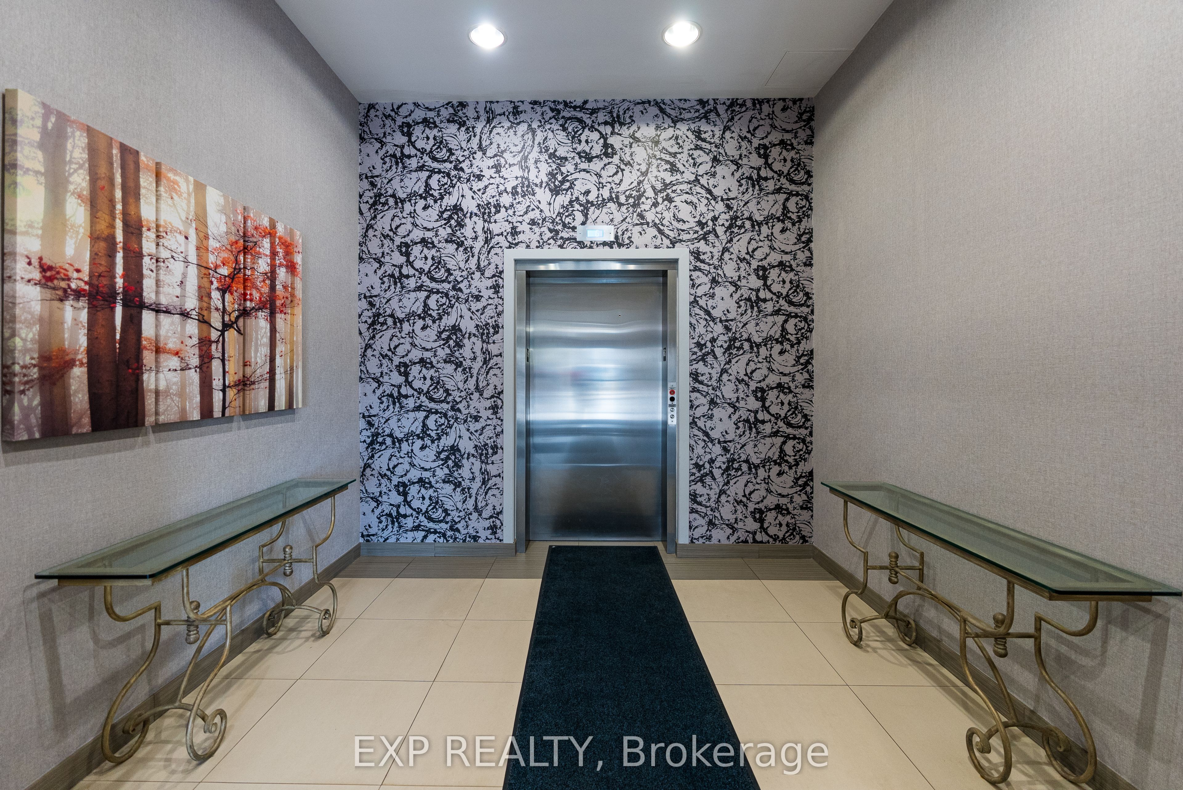 427 Aberdeen Avenue, #102