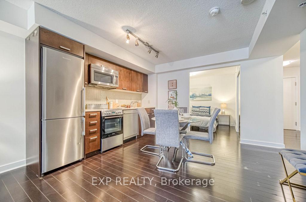 2 Bedrooms Condo at 295 Adelaide, Toronto For sale