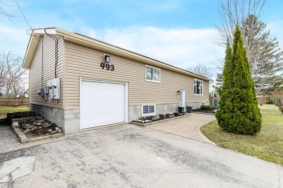 493 7th Avenue, Tay, ON L0K 1R0