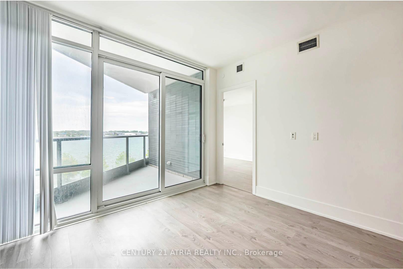 2 Bedrooms Condo at 1 Edgewater, Toronto For sale