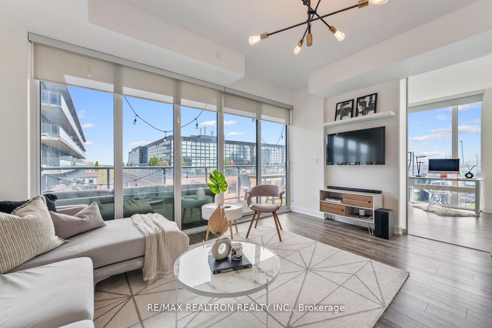 3 Bedrooms Condo at 25 Baseball, Toronto For sale