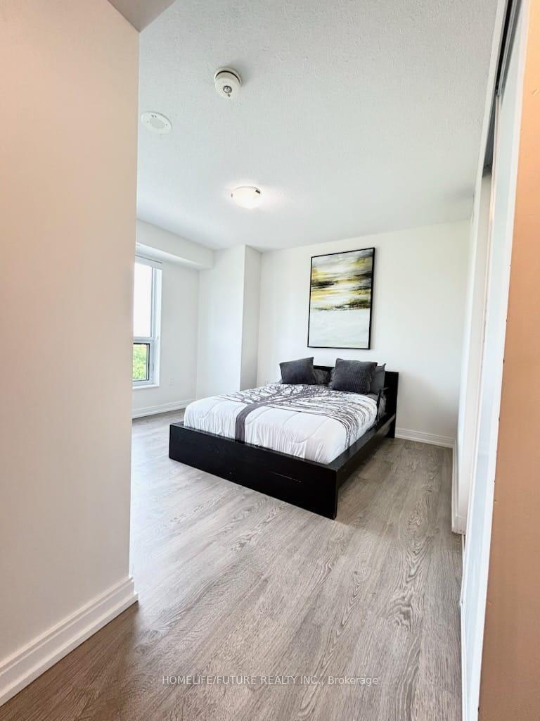 2 Bedrooms Condo at 275 Village Green, Toronto For sale